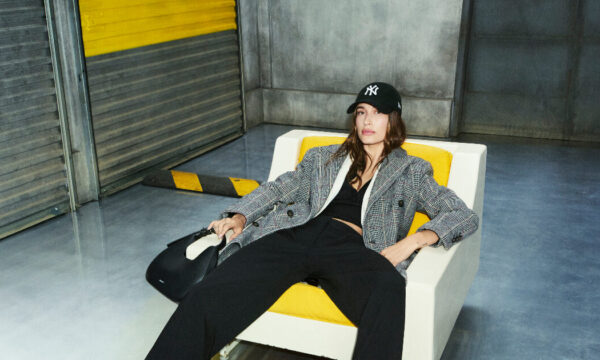 DKNY: Η Hailey Bieber αναδεικνύεται ως το νέο πρόσωπο του brand