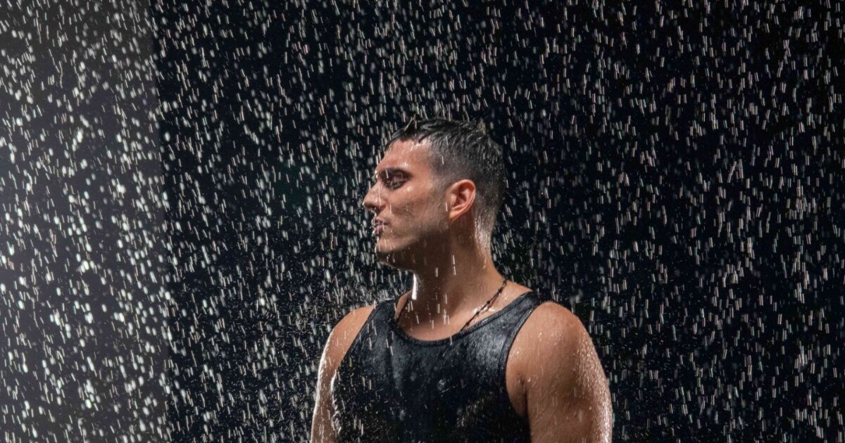 Γιώργος Κακοσαίος: Δείτε το φρέσκο video clip για το κομμάτι «Ούτε εχθροί ούτε φίλοι»