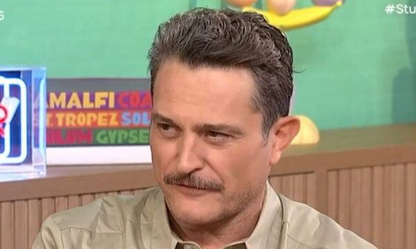 Γιώργος Καραμίχος: «Στην αρχή της σχολής, έβγαζα αίμα – Όταν έπαιξα στην Επίδαυρο, κανείς από την οικογένειά μου δεν ήρθε»
