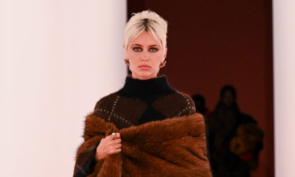 Στο show της H&M στο Λονδίνο τα beauty looks είναι grunge με glam αίσθηση
