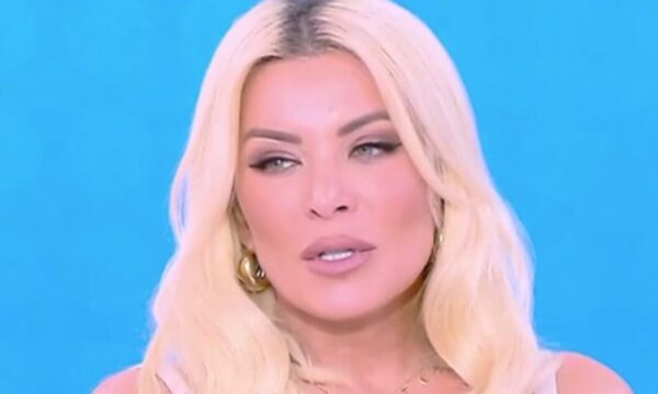 Κατερίνα Καινούργιου: «Αντιμετώπισα πολλές προκλήσεις με σοβαρό πρόβλημα υγείας της μητέρας μου»