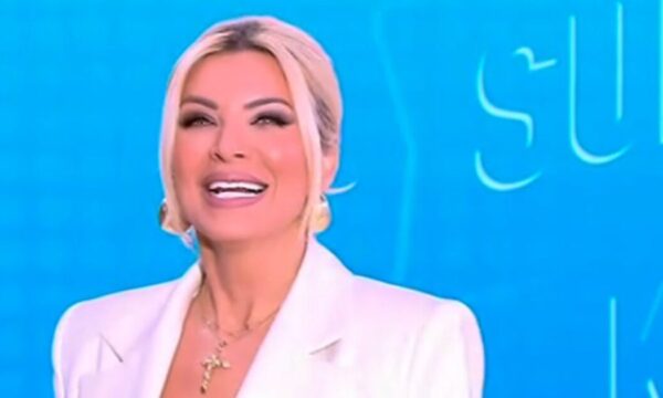 Κατερίνα Καινούργιου: «Βλέπω το πλάνο μου και παρατηρώ ότι έχω βάλει βάρος»