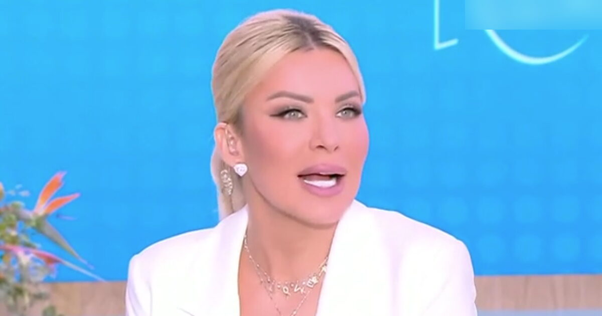 Κατερίνα Καινούργιου: «Με κάλεσε ενώ βρισκόμουν στο νοσοκομείο με τη μητέρα μου – Ήθελα να εξαφανιστώ»