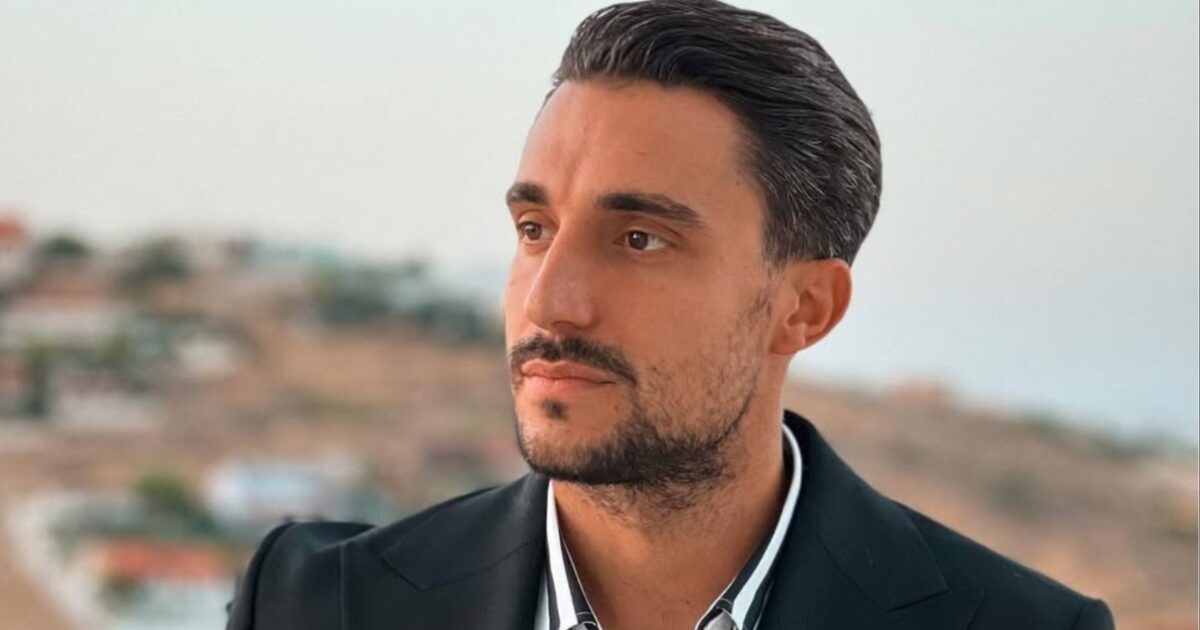 Σάκης Κατσούλης: Η καινοτόμος θεραπεία μετά τη διάγνωση αιφνίδιας βαρηκοΐας – Η εικόνα από τον θάλαμο υπερβαρικού οξυγόνου