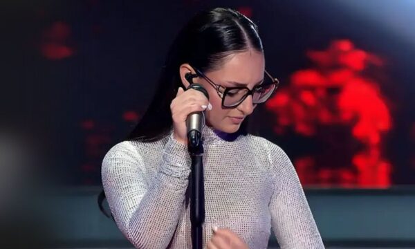The Voice – Η Klavdia έφερε την Έλενα Παπαρίζου πίσω στο παρελθόν: «Απόλυτο Deja vu»