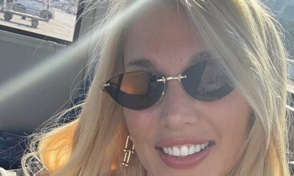 Κωνσταντίνα Σπυροπούλου: Στη Ρόδο φωτογραφίζεται με την οικογένειά της – Εικόνες