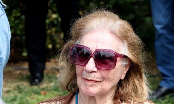 Μέλπω Ζαρόκωστα: Επειγόντως στο νοσοκομείο η διάσημη ηθοποιός – Τι αποκαλύπτει ο γιος της