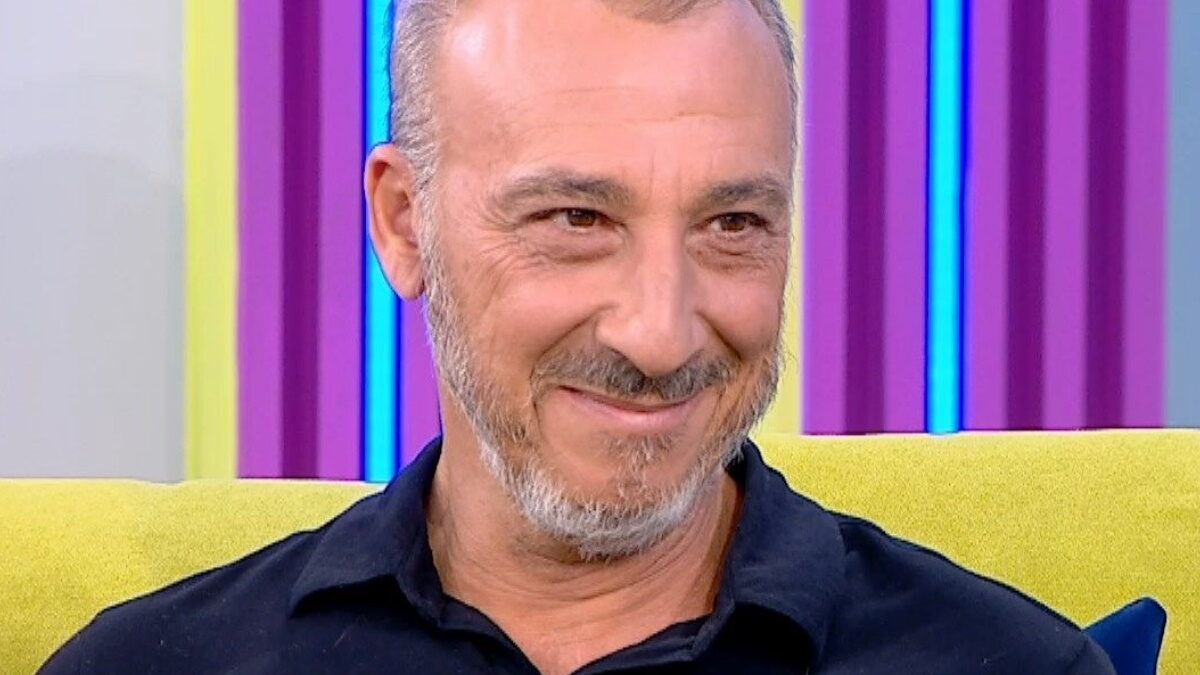 Μίνως Μάτσας: «Ο παππούς μου θεμελίωσε τη δισκογραφία στην Ελλάδα – Εγώ βρισκόμουν στην αντίπερα όχθη και δημιουργούσα μουσική»