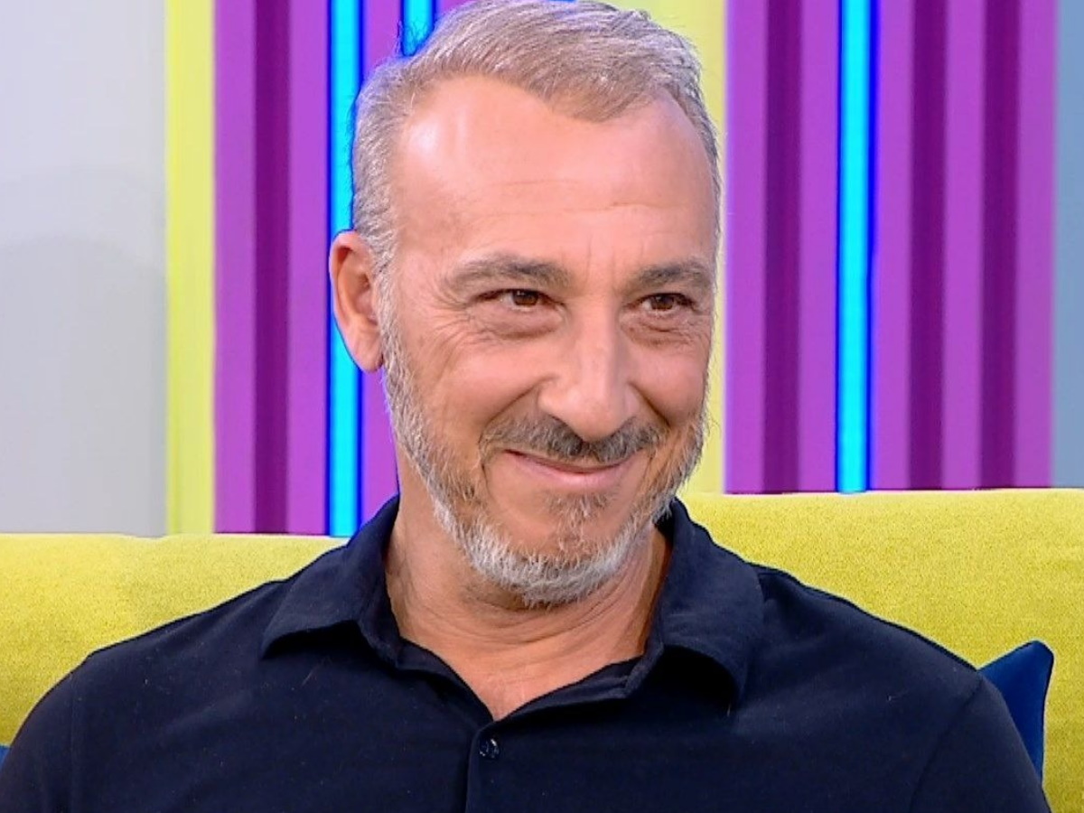 Μίνως Μάτσας: «Ο παππούς μου θεμελίωσε τη δισκογραφία στην Ελλάδα – Εγώ βρισκόμουν στην αντίπερα όχθη και δημιουργούσα μουσική»
