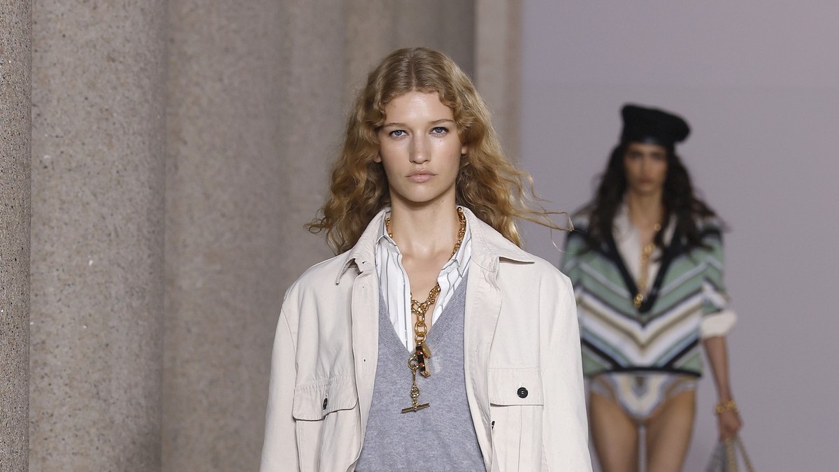 Missoni SS26: «Επαναπροσδιορίζει» το καλοκαίρι με καινοτόμους όρους στη φρέσκια συλλογή της