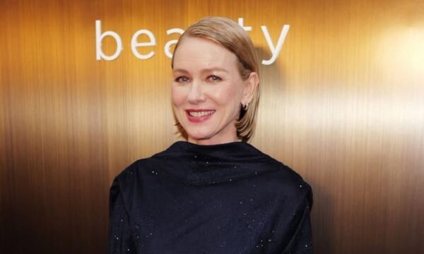 Naomi Watts: Εντυπωσιαστήκαμε με το French bob κούρεμά της και το κομψό φινίρισμα
