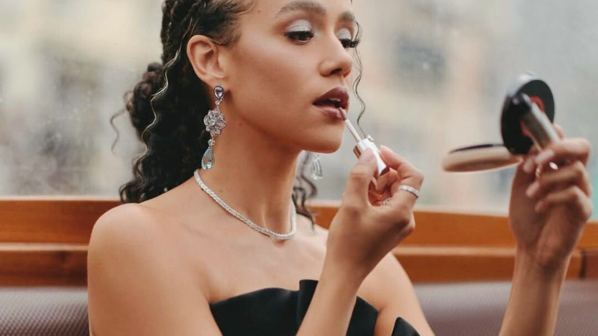 Nathalie Emmanuel: Υιοθέτησε ένα από τα πιο δημοφιλή φθινοπωρινά makeup trends