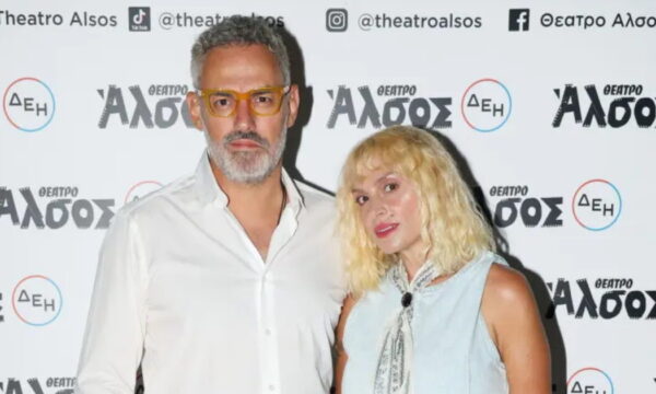 Ελεωνόρα Ζουγανέλη – Νίκος Συρίγος: Μαγευτική θεατρική νύχτα για το ζευγάρι – Φωτογραφίες