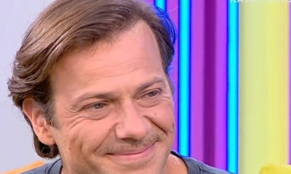 Ορέστης Τζιόβας: Η ζωντανή αποκάλυψη για την προσωπική του ζωή – «Είμαι δεσμευμένος εδώ και έναν χρόνο»