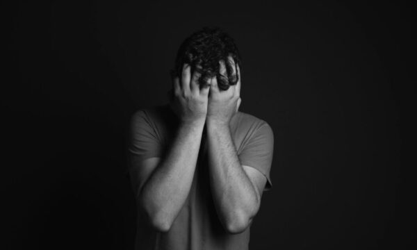 Πάνω από 1 δισεκατομμύριο άτομα παγκοσμίως αντιμετωπίζουν ψυχικές διαταραχές