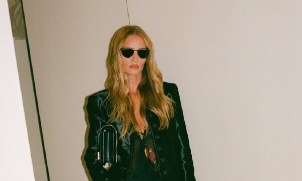 Ρόζι Χάντινγκτον Γουάτλι: Ο κομψός τρόπος που συνδυάζει το τζιν της