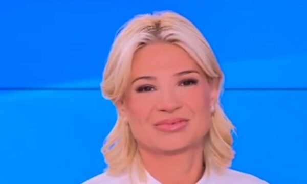 Φαίη Σκορδά για Ανδρέα Μικρούτσικο: «Έχει μια ελαφριά αδιαθεσία, είναι καλά»