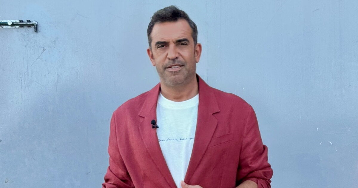 Στέφανος Κωνσταντινίδης: Καυστική ανάρτηση – «Εδώ και έναν χρόνο προσπαθεί να προωθήσει την εκπομπή του με πρώην παρουσιάστρια»