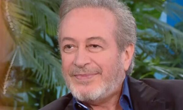 Γρηγόρης Βαλτινός: «Τα παιδικά μου χρόνια δεν ήταν ευχάριστα, όμως ο ψυχισμός μου μετέτρεπε το αρνητικό σε θετικό»