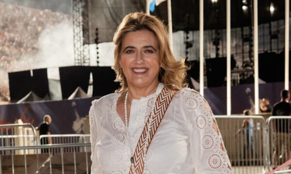 Χριστιάννα Βαρδινογιάννη: Η κομψή casual εμφάνιση με τα sneakers της χρονιάς