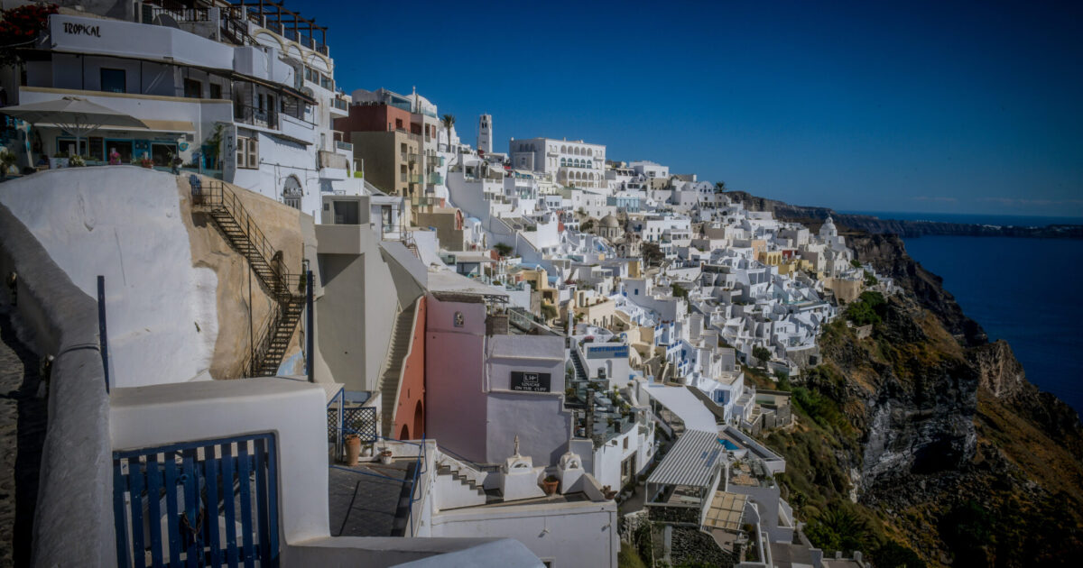 Αυτό το κυκλαδίτικο νησί «εκτοξεύθηκε» στις αφίξεις – Πότε κορυφώθηκαν οι επισκέψεις