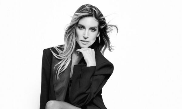 ALTER EGO: Η καινούργια καμπάνια της Envie Shoes με την Αθηνά Οικονομάκου ως πρωταγωνίστρια