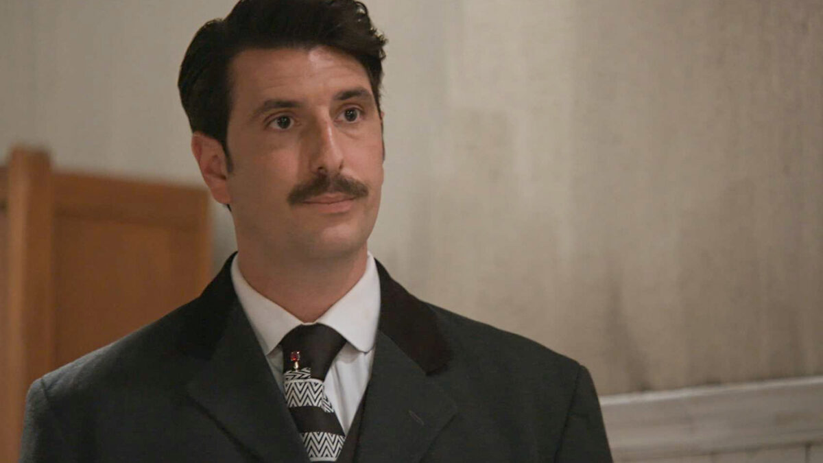 «Grand Hotel»: Ο Ρήγας αναζητά και πάλι τη στήριξη του Άρη