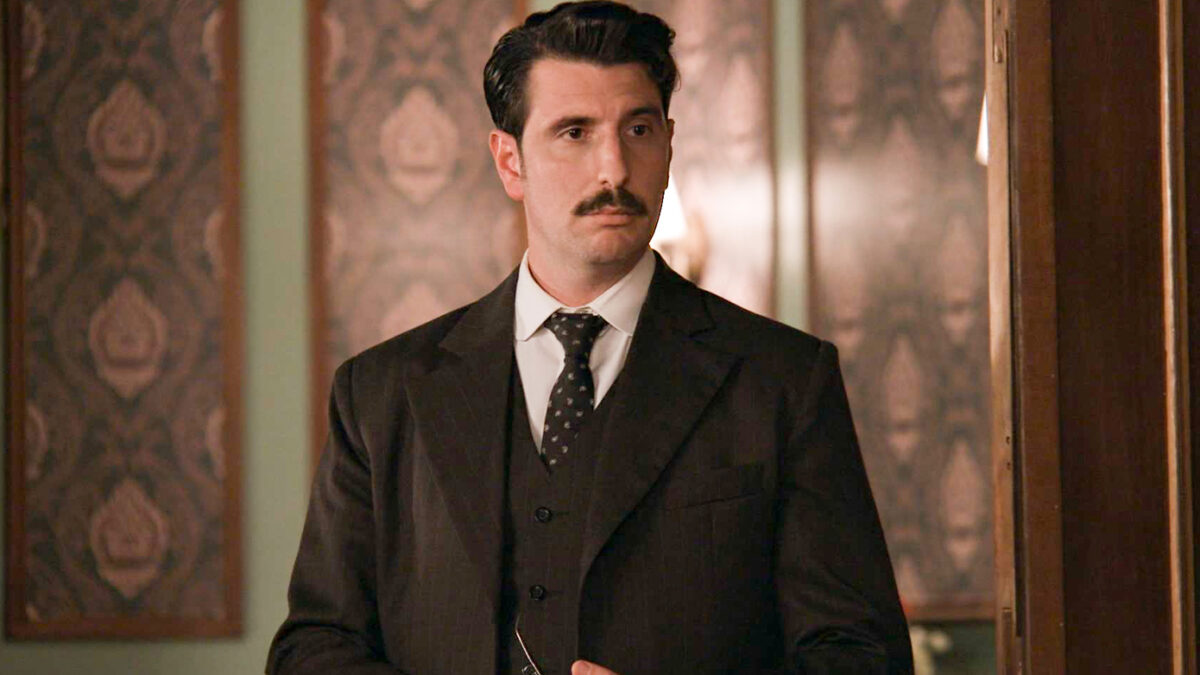 «Grand Hotel»: Ο Ρήγας στο στόχαστρο για την εξαφάνιση της Ρεγγίνας