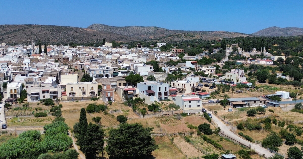 ΒΙΝΤΕΟ: Το χωριό στη Χίο με τις εντυπωσιακές γεωμετρικές διακοσμήσεις στις προσόψεις των κτιρίων