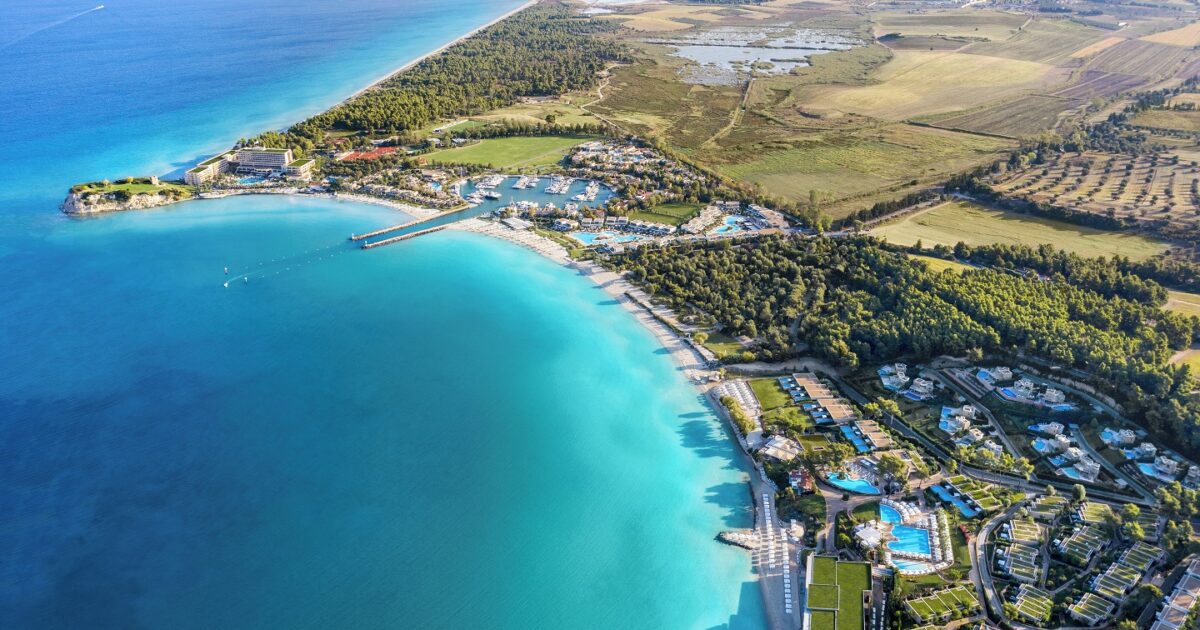 Condé Nast Traveler 2025: Τα κορυφαία resorts στον κόσμο και στην Ευρώπη – Τα ελληνικά ξενοδοχεία στη λίστα