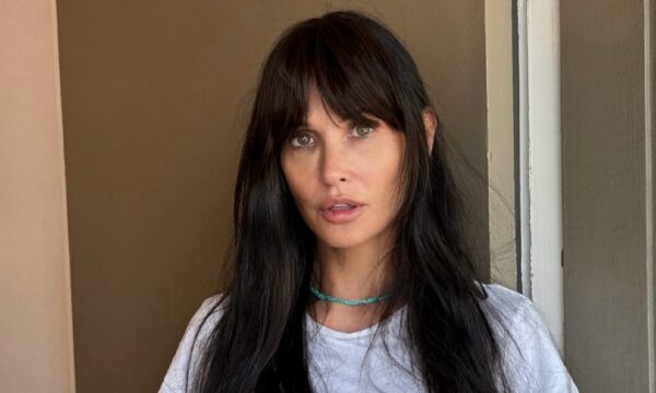 Η Demi Moore επανέφερε τις λατρεμένες της αφέλειες από τα 90’s