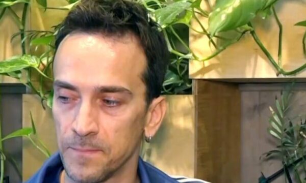 Δημήτρης Σαμόλης: «Έχω βιώσει μπούλινγκ όταν ήμουν παιδί, υπήρχαν στιγμές που φοβόμουν να πάω σχολείο»