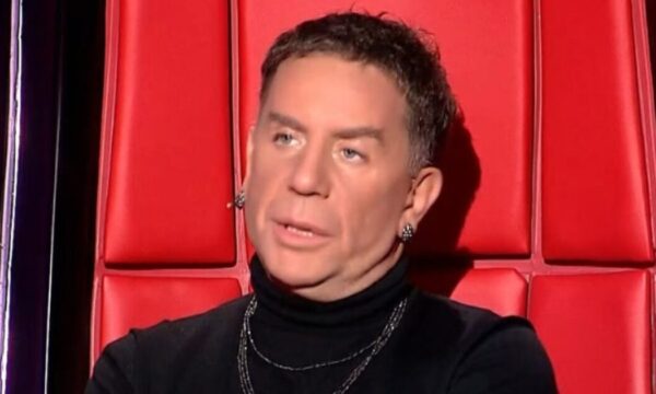 The Voice: Το σχόλιο του Γιώργου Μαζωνάκη – «Μιλάς σαν πολιτικός – Θέλεις να γίνεις τραγουδιστής;»