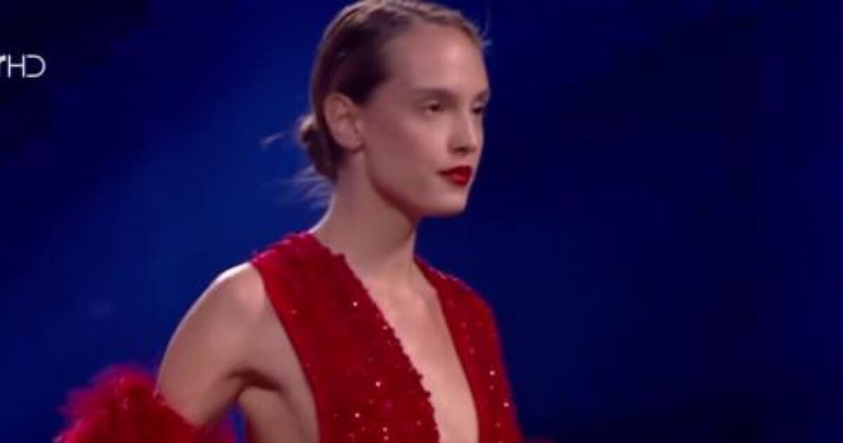 GNTM: Το «ατύχημα» της Μιχαέλας στην πασαρέλα της χάρισε το εισιτήριο για το σπίτι