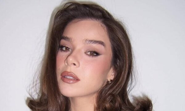 Hailee Steinfeld: Το «almond latte» μανικιούρ της είναι η κορυφαία έμπνευση για νύχια!