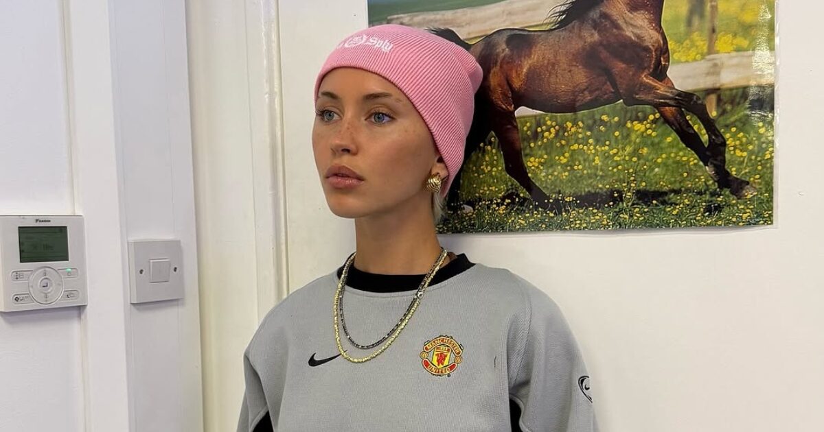 Iris Law: Δοκίμασε το πιο χαρούμενο και γλυκό μανικιούρ του φθινοπώρου