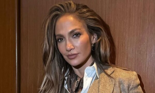Τα babylights της Jennifer Lopez είναι η πιο στυλάτη επιλογή για να δώσεις λάμψη στα μαλλιά σου