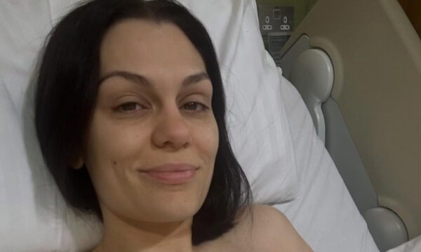 Jessie J: Καθυστερεί η δεύτερη επέμβαση για τον καρκίνο του μαστού – «Νιώθω απογοήτευση»