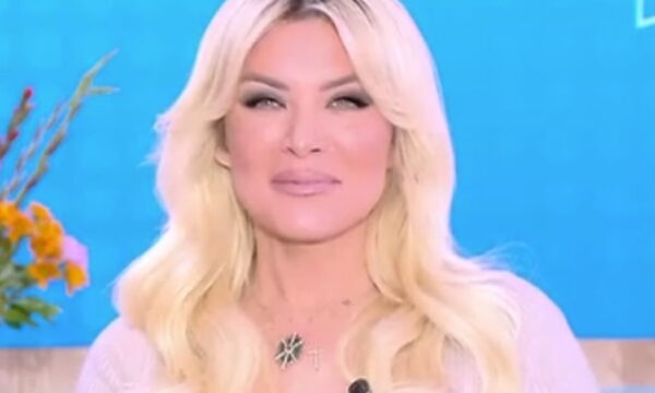 Κατερίνα Καινούργιου: «Ποιο παιδικό καρεκλάκι έχεις επιλέξει; Έχουμε χρόνο μπροστά μας!»