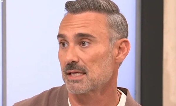 Γιώργος Καπουτζίδης: «Δεν θα μπορούσα να υποδυθώ έναν στρέιτ άνδρα» – Η εξήγηση για τον ρόλο του «Σπύρου» στο «Πάρα Πέντε»