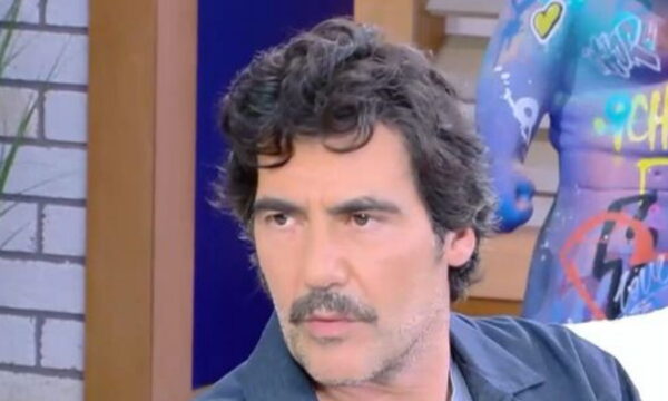 Αντώνης Καρυστινός: «Η κόρη μου με είδε στο θέατρο και δεν πίστευε ότι ήμουν εγώ, μιλούσε μόνη της»