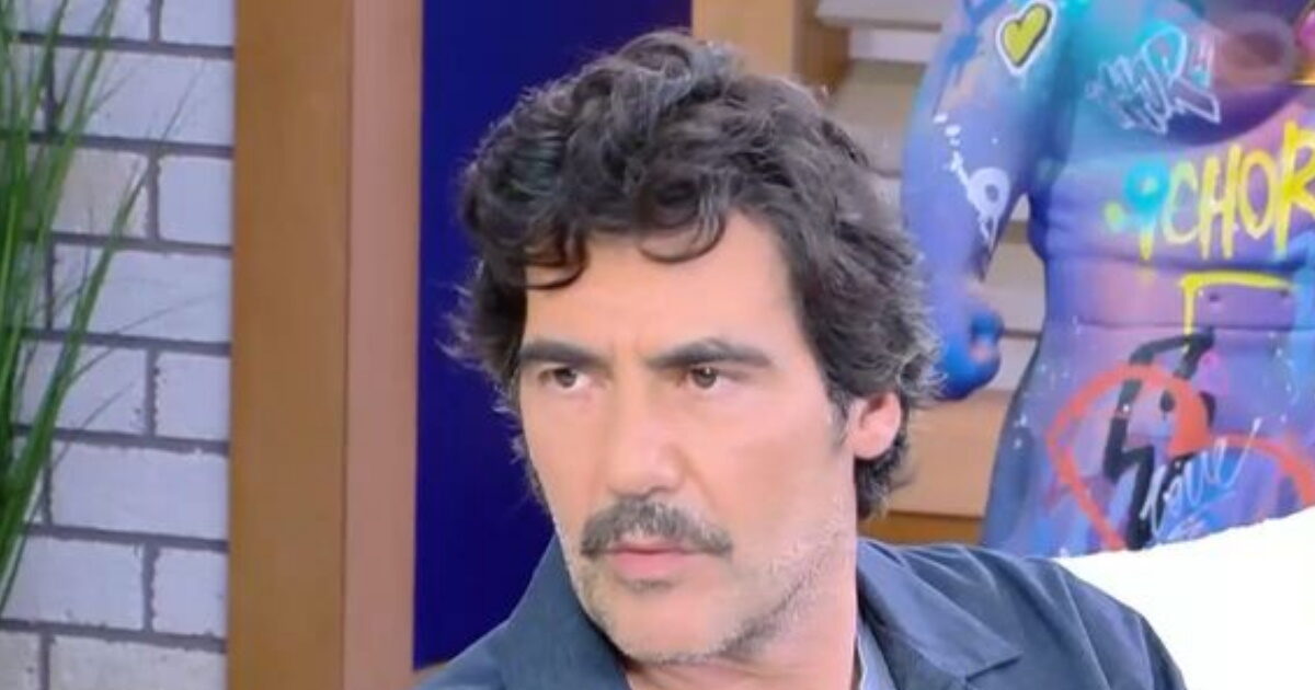 Αντώνης Καρυστινός: «Η κόρη μου με είδε στο θέατρο και δεν πίστευε ότι ήμουν εγώ, μιλούσε μόνη της»