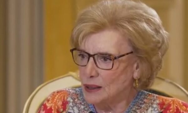 Μάρω Κοντού: «Εγώ είμαι η μόνη που δεν έχει κάνει σεξ στη “Γη της Ελιάς”»