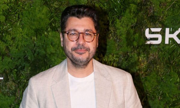 Λάμπρος Κωνσταντάρας: Το συγκλονιστικό μήνυμα για την απώλεια του πατέρα του – «Φέτος για πρώτη φορά δεν θα γιορτάσουμε»