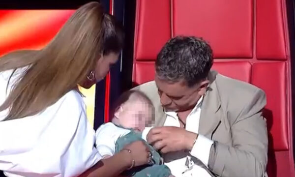 Γιώργος Μαζωνάκης: Φρόντισε ένα μωρό στο «The Voice»
