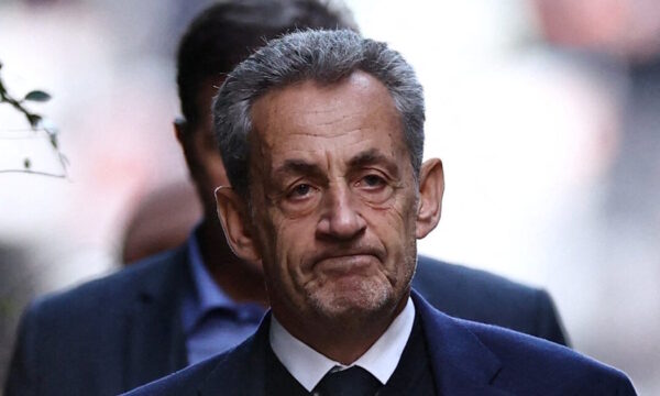 Νικολά Σαρκοζί: Ο γιος του καλωσόρισε το πρώτο του παιδί και του έδωσε το όνομά του – Η εικόνα από το μαιευτήριο