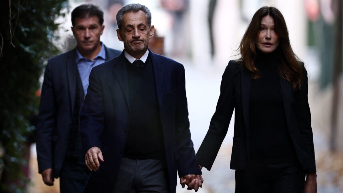 Νικολά Σαρκοζί: Φυλάκιση 5 ετών με την Κάρλα Μπρούνι στο πλευρό του