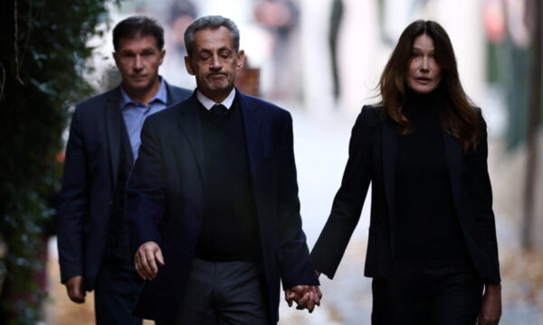 Νικολά Σαρκοζί: Φυλάκιση 5 ετών με την Κάρλα Μπρούνι στο πλευρό του