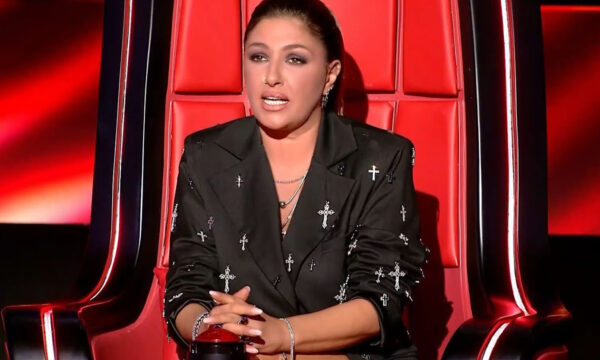 The Voice: Έκπληκτη η Έλενα Παπαρίζου με διαγωνιζόμενο που της «ζήτησε εξηγήσεις» επειδή δεν γύρισε την καρέκλα της
