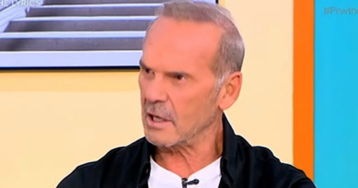 Πέτρος Κωστόπουλος: «Ήταν ντροπή αυτό που συνέβη στην κηδεία του Διονύση Σαββόπουλου»